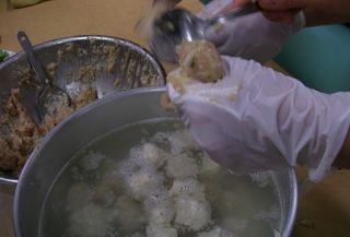 鶏団子(成形).JPG