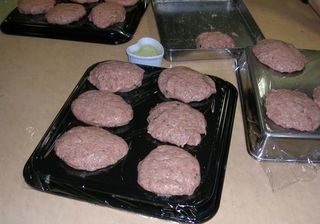 ハンバーグ・焼き前.JPG
